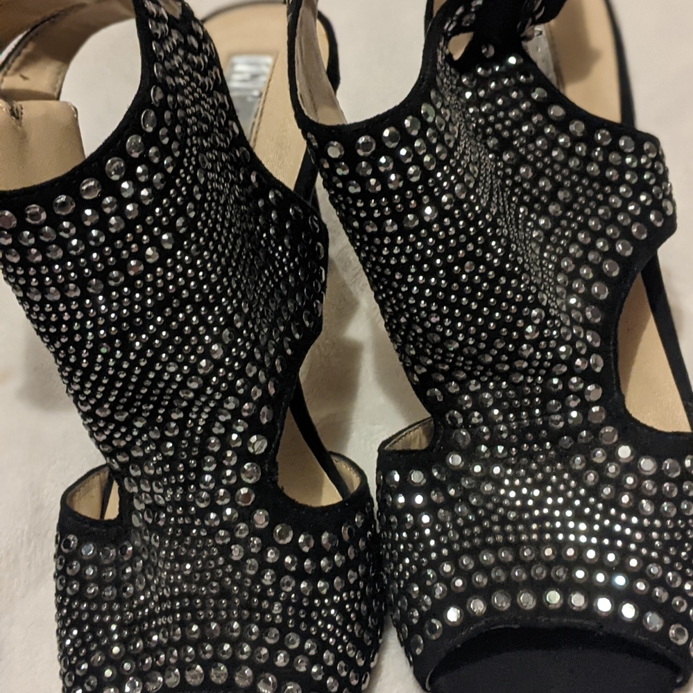 Heels - Picture 1 of 1